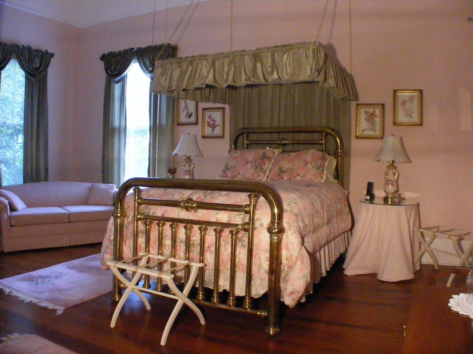 Allison House Inn Куінсі Екстер'єр фото